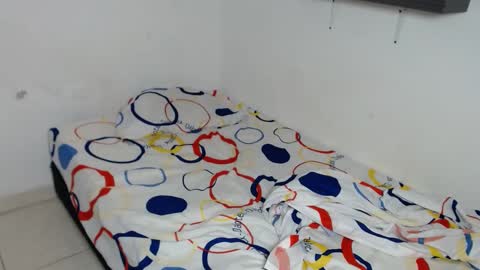 Dominic online show from September 2025 05:01:02 AM