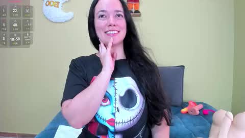 Loren Grey online show from October 2025 06:17:02 PM