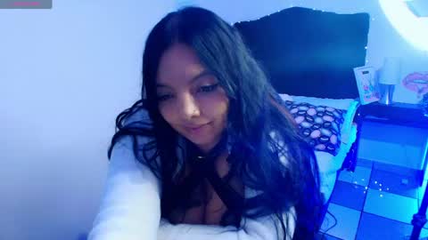 Loren online show from May 2026 08:04:02 PM