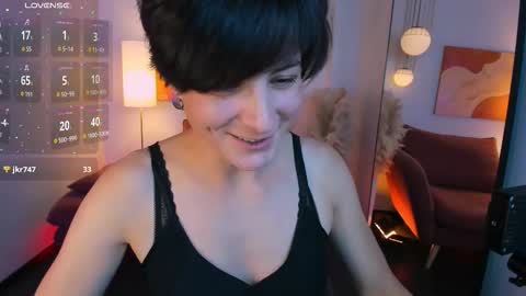 Loren online show from October 2025 02:39:02 PM