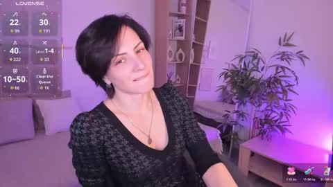 Snapshot of loren_daze chatting on December 2025 06:42:02 AM Loren online show from December 2025 06:42:02 AM