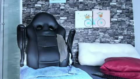 Ashley Cotez online show from May 2026 02:18:01 AM