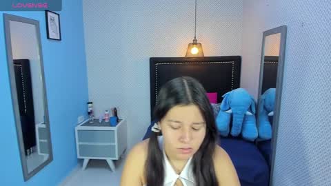 lorenadavies online show from January 2025 12:27:01 PM