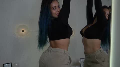 Snapshot of lorenallen_ chatting on November 2025 01:19:02 AM Loren Allen online show from November 2025 01:19:02 AM