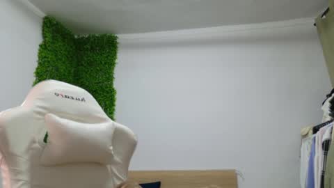 Amelia online show from February 2025 08:10:01 PM