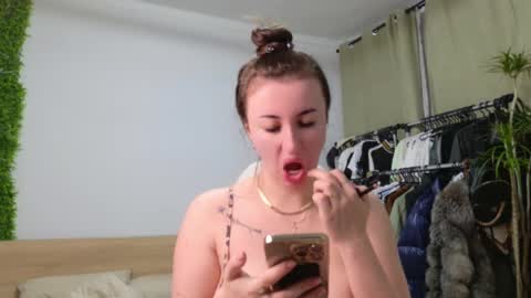 Amelia online show from March 2025 08:11:02 PM