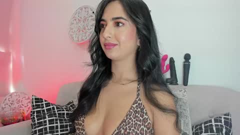 L O R E N online show from January 2025 04:21:02 PM