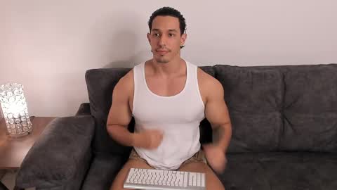 Snapshot of lorenzo_ferrec chatting on March 2025 12:42:02 AM Lorenzo F online show from March 2025 12:42:02 AM