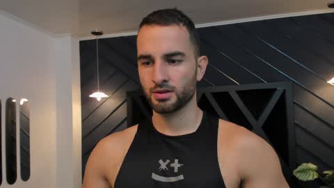  L O R E N Z O  Thumbs Up help  online show from December 2024 05:34:01 PM