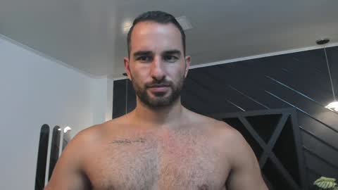  L O R E N Z O  Thumbs Up help  online show from January 2025 05:19:01 PM