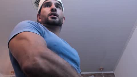  L O R E N Z O  Thumbs Up help  online show from March 2025 05:33:02 PM