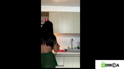 Snapshot of loreth_jw chatting on April 2026 07:58:02 PM Queen Loreth online show from April 2026 07:58:02 PM