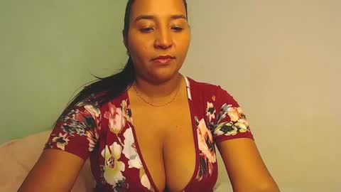 Snapshot of loretta_ chatting on January 2025 12:49:01 AM Loretta Gmez online show from January 2025 12:49:01 AM