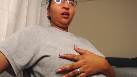 Snapshot of loretta_ chatting on March 2025 07:14:02 AM Loretta Gmez online show from March 2025 07:14:02 AM