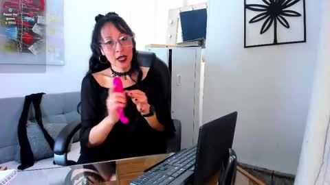 loretta_fraser online show from May 2026 01:07:02 PM