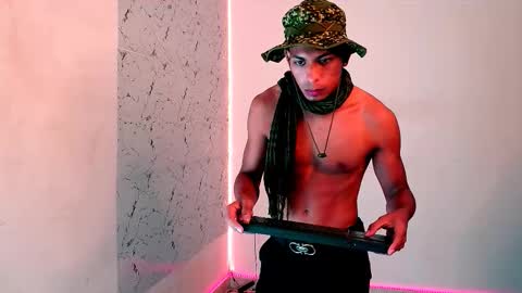 Snapshot of lorian_vikel chatting on September 2025 10:35:02 PM Lorian Vikel online show from September 2025 10:35:02 PM