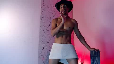 Snapshot of lorian_vikel chatting on May 2026 12:28:02 AM Lorian Vikel online show from May 2026 12:28:02 AM