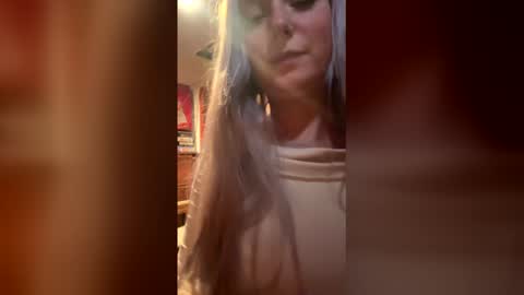 Snapshot of lorikane chatting on December 2025 05:25:02 AM Lorelai Kane online show from December 2025 05:25:02 AM