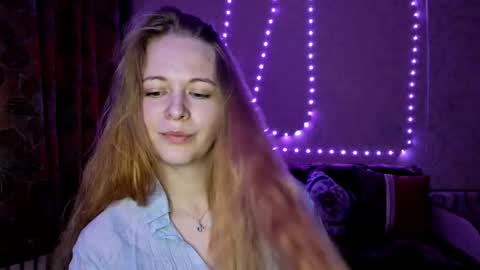 Snapshot of lornablatchley chatting on November 2025 09:20:02 AM Annie online show from November 2025 09:20:02 AM