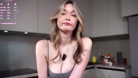 Jess online show from September 2025 12:42:02 PM