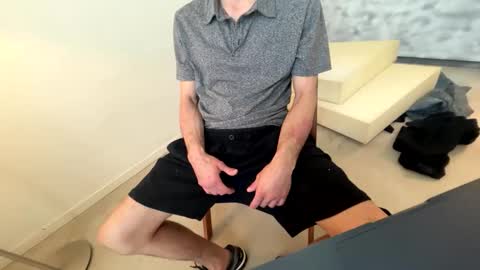 lostpuppyboy online show from February 2026 07:47:02 PM