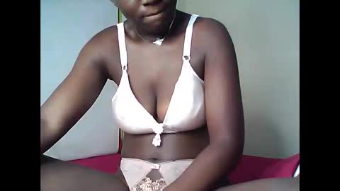 lotty_lavilla online show from May 2026 07:52:02 PM