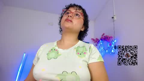 Snapshot of lou_cuteee chatting on July 2026 10:51:01 AM lou_cuteee online show from July 2026 10:51:01 AM