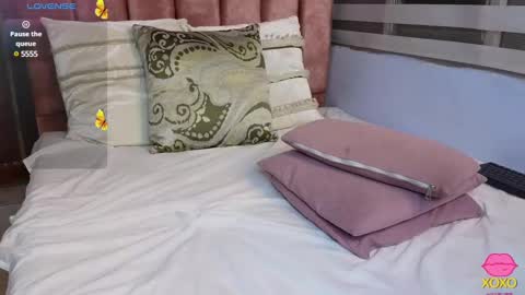  Lou Rosse  online show from January 2025 11:53:02 PM