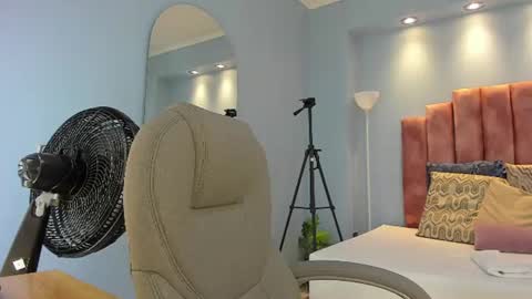  Lou Rosse  online show from July 2026 07:27:02 PM