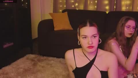 Snapshot of louannbisignano chatting on September 2025 06:55:02 PM Riley online show from September 2025 06:55:02 PM