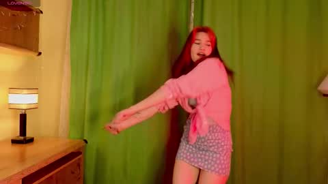 Snapshot of louannbisignano chatting on November 2025 06:52:02 PM Riley online show from November 2025 06:52:02 PM