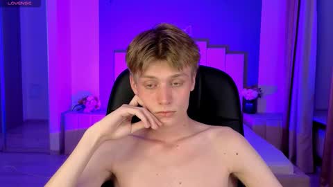 louie_evans online show from September 2025 10:10:02 PM