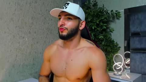 Louis online show from November 2025 10:10:01 PM