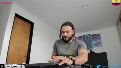Snapshot of louis_marley_ chatting on February 2025 10:09:01 PM louis_marley_ online show from February 2025 10:09:01 PM