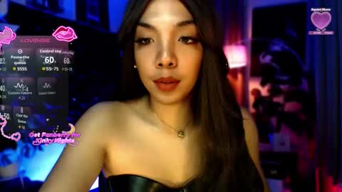 Snapshot of louisassy chatting on February 2026 02:51:01 AM Louisa online show from February 2026 02:51:01 AM