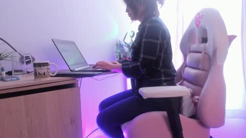 Snapshot of lourreinstounn chatting on December 2024 05:55:01 PM Lourrein Stoun Independiente online show from December 2024 05:55:01 PM