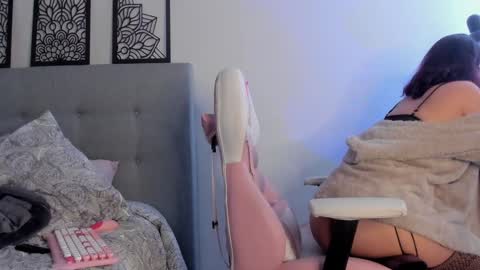 Snapshot of lourreinstounn chatting on January 2025 10:12:02 PM Lourrein Stoun Independiente online show from January 2025 10:12:02 PM