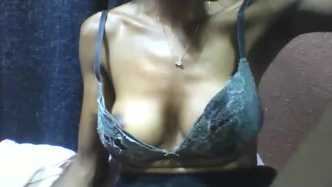 lovaelisa online show from November 2025 07:36:02 PM