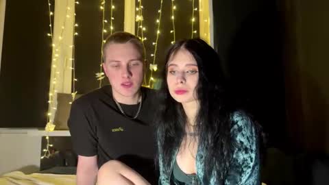 Snapshot of love4couple chatting on March 2026 04:32:02 PM Mary and Tom online show from March 2026 04:32:02 PM