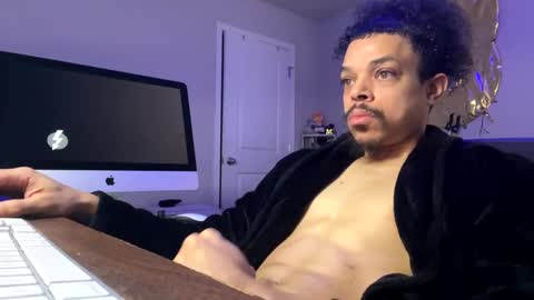 Snapshot of love4heelz chatting on December 2024 05:44:01 PM Prynce online show from December 2024 05:44:01 PM