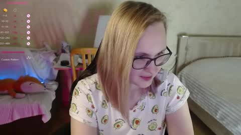 Snapshot of love_agatha chatting on October 2025 03:29:02 AM Agatha online show from October 2025 03:29:02 AM