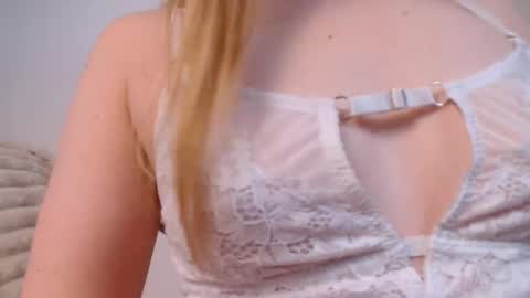 love bella  online show from May 2026 12:16:02 AM