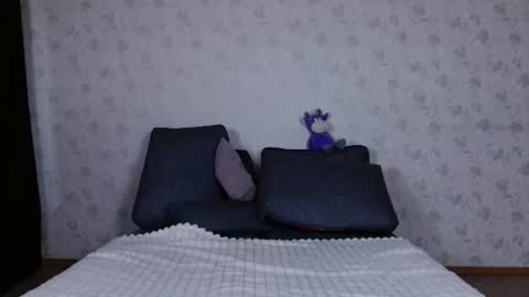 love bella  online show from June 2026 12:21:02 AM