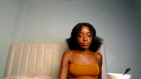 Snapshot of love_miah chatting on October 2025 11:52:01 AM Miah online show from October 2025 11:52:01 AM