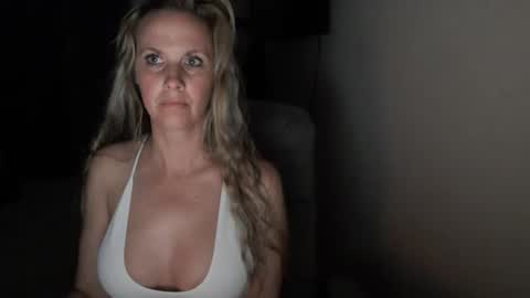 LoVe On  online show from April 2026 10:18:01 AM