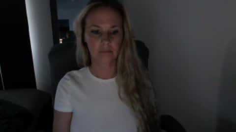 LoVe On  online show from June 2026 01:08:02 AM