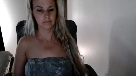 LoVe On  online show from July 2026 03:14:02 PM