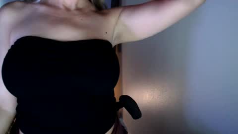 LoVe On  online show from July 2026 02:15:02 AM