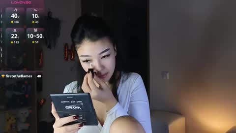 Snapshot of love_peace_here chatting on November 2025 02:43:02 AM hi its me online show from November 2025 02:43:02 AM