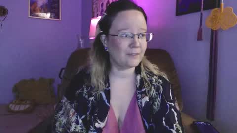 love_you_julia online show from September 2025 01:40:02 AM